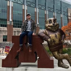 Meet your Posher, Clayton